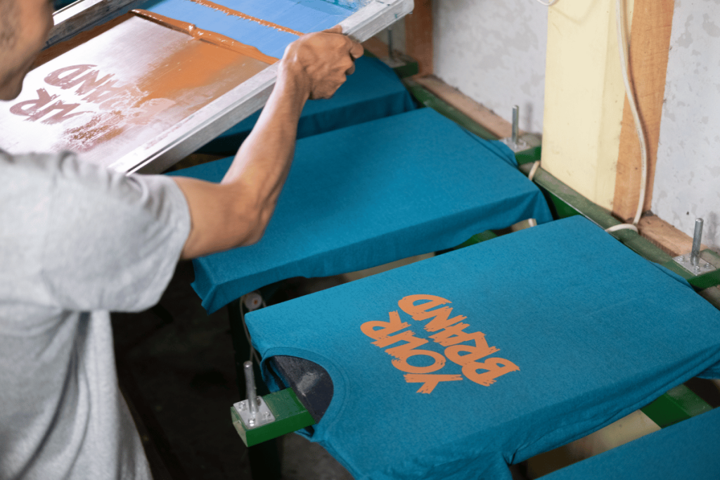 Begini Cara Kerja Sablon Kaos: Panduan Lengkap dari Proses hingga Hasil Akhir